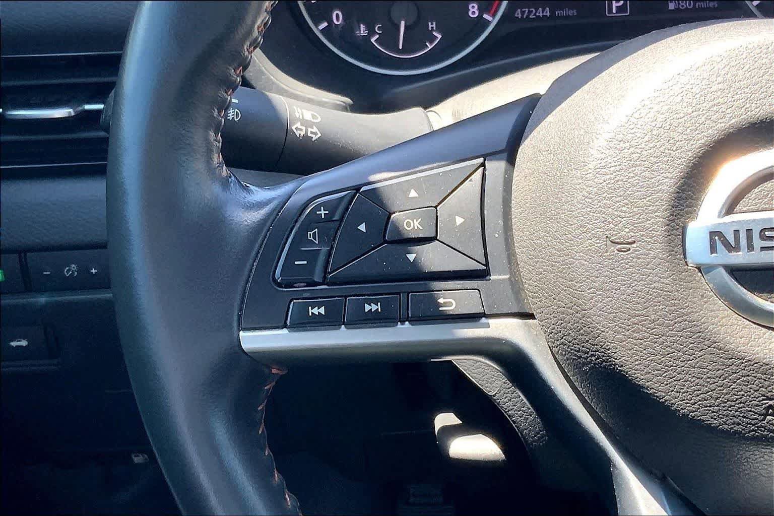 Used 2021 Nissan Sentra SR w/ SR Premium Package FWD image 24