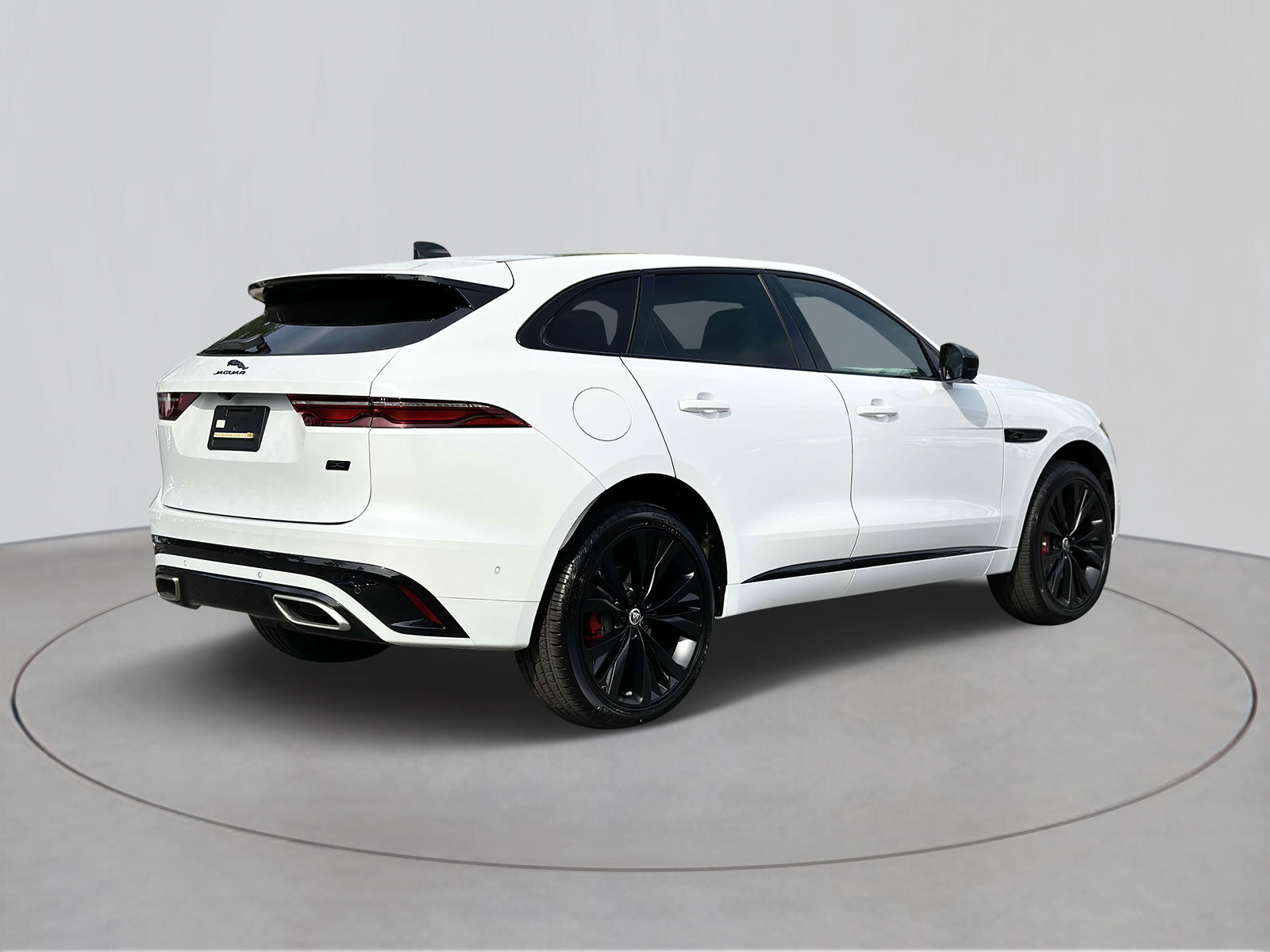 New 2026 Jaguar F-PACE R-Dynamic S image 4