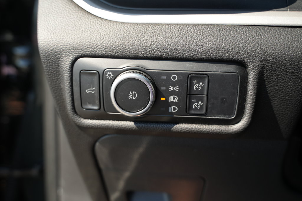 Used 2024 Ford Explorer XLT w/ Equipment Group 202A AWD/4WD image 38