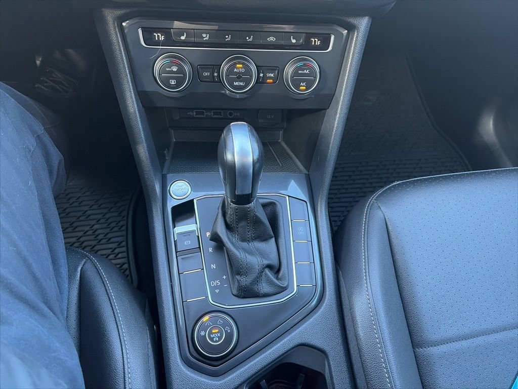 Used 2020 Volkswagen Tiguan SE AWD/4WD image 18