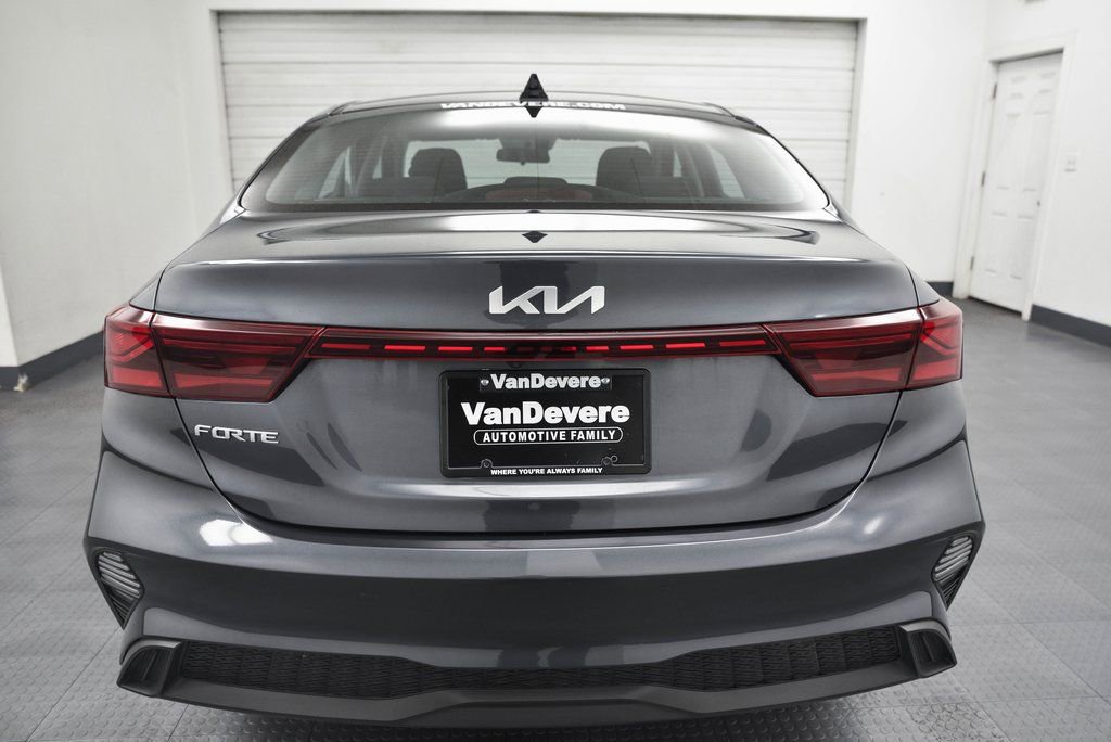 Used 2022 Kia Forte LXS image 8