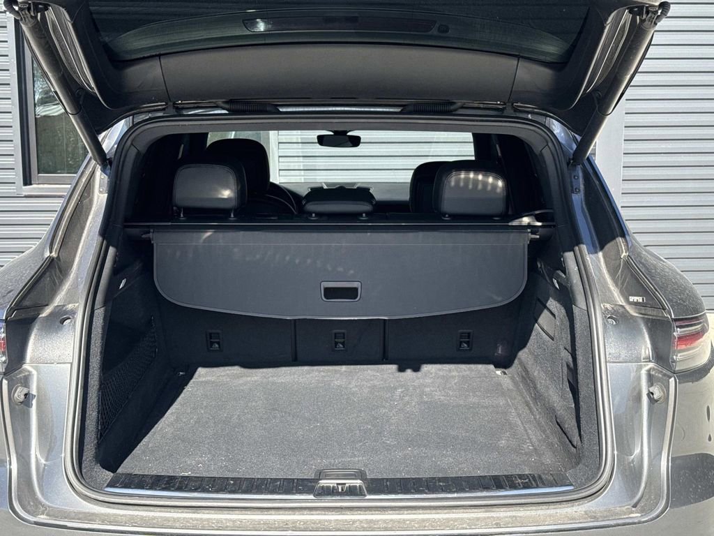 Used 2021 Porsche Cayenne image 13