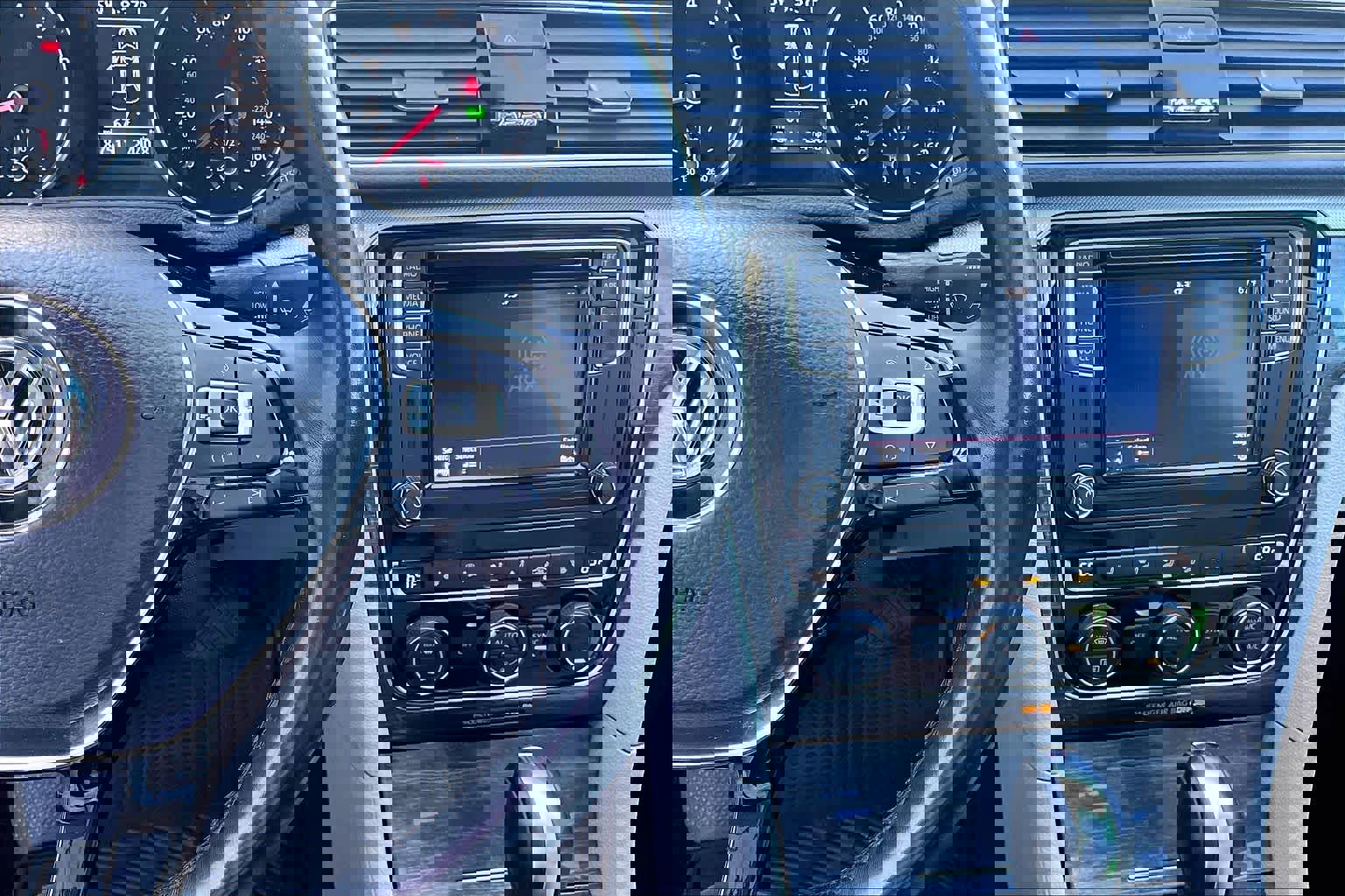 Used 2018 Volkswagen Passat 2.0T SE image 25