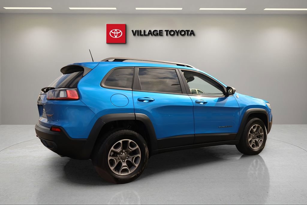 Used 2020 Jeep Cherokee Trailhawk w/ Technology Group AWD/4WD image 5