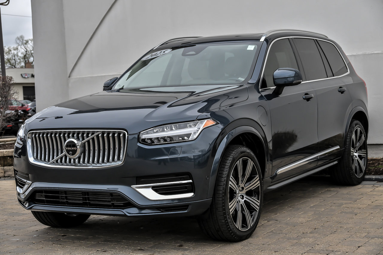 Used 2025 Volvo XC90 T8 Plus w/ Protection Package Premier AWD/4WD image 3