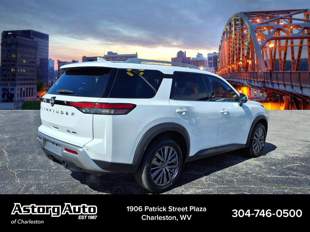 Used 2025 Nissan Pathfinder SL w/ SL Premium Package AWD/4WD image 3