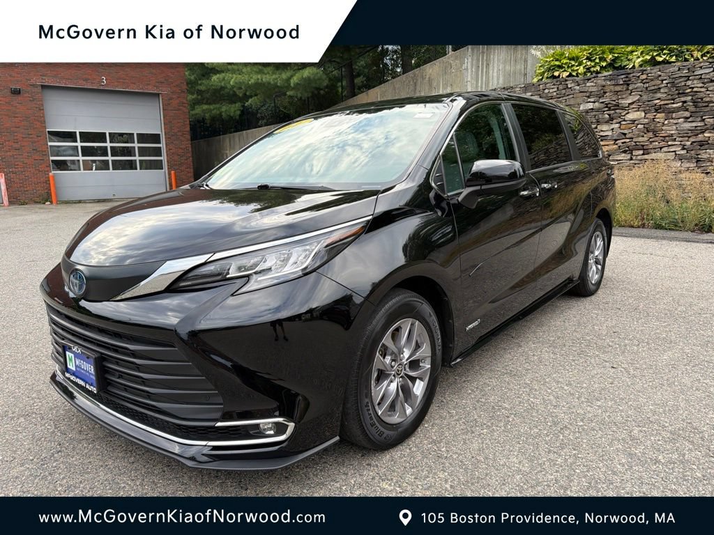 Used 2021 Toyota Sienna XLE AWD/4WD image 1