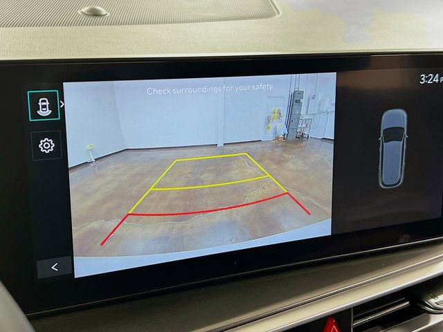 Used 2024 Kia Sorento S image 14