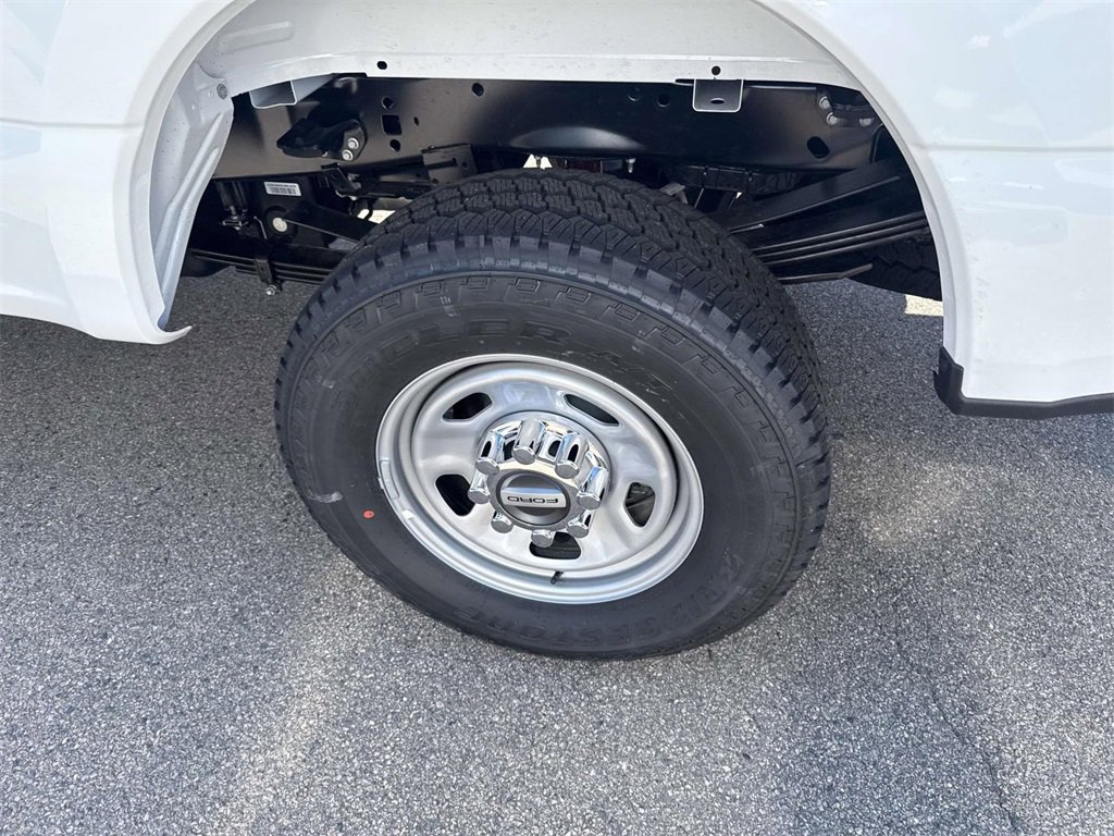 New 2025 Ford F350 XL w/ XL Chrome Package image 5