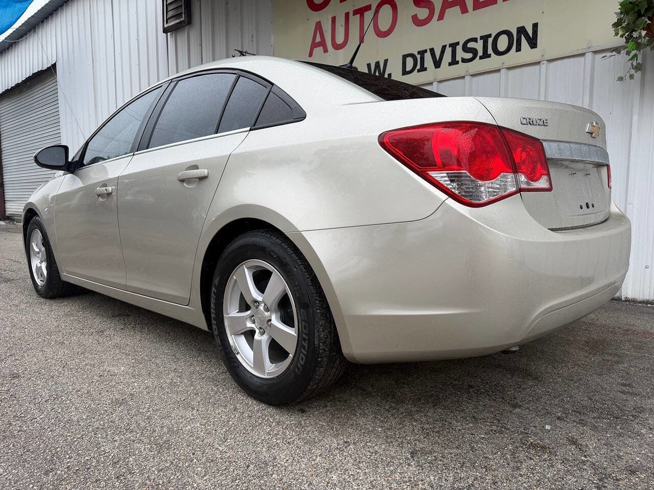 Used 2013 Chevrolet Cruze LT image 4