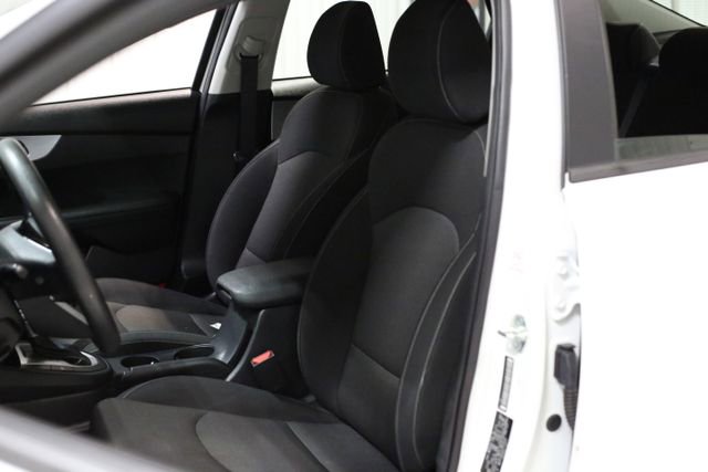 Used 2024 Kia Forte LXS image 9