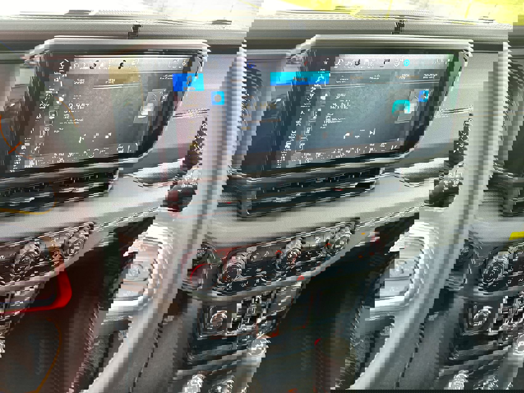 Used 2024 Jeep Wrangler Sahara w/ Technology Group image 16