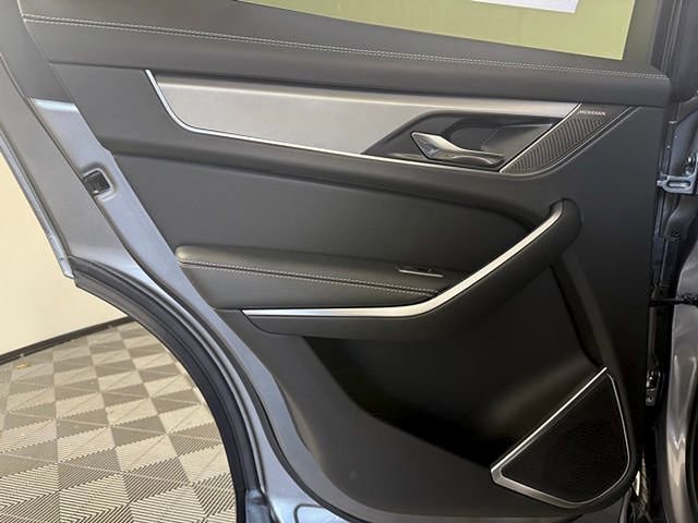 Certified 2025 Jaguar F-PACE R-Dynamic S image 22