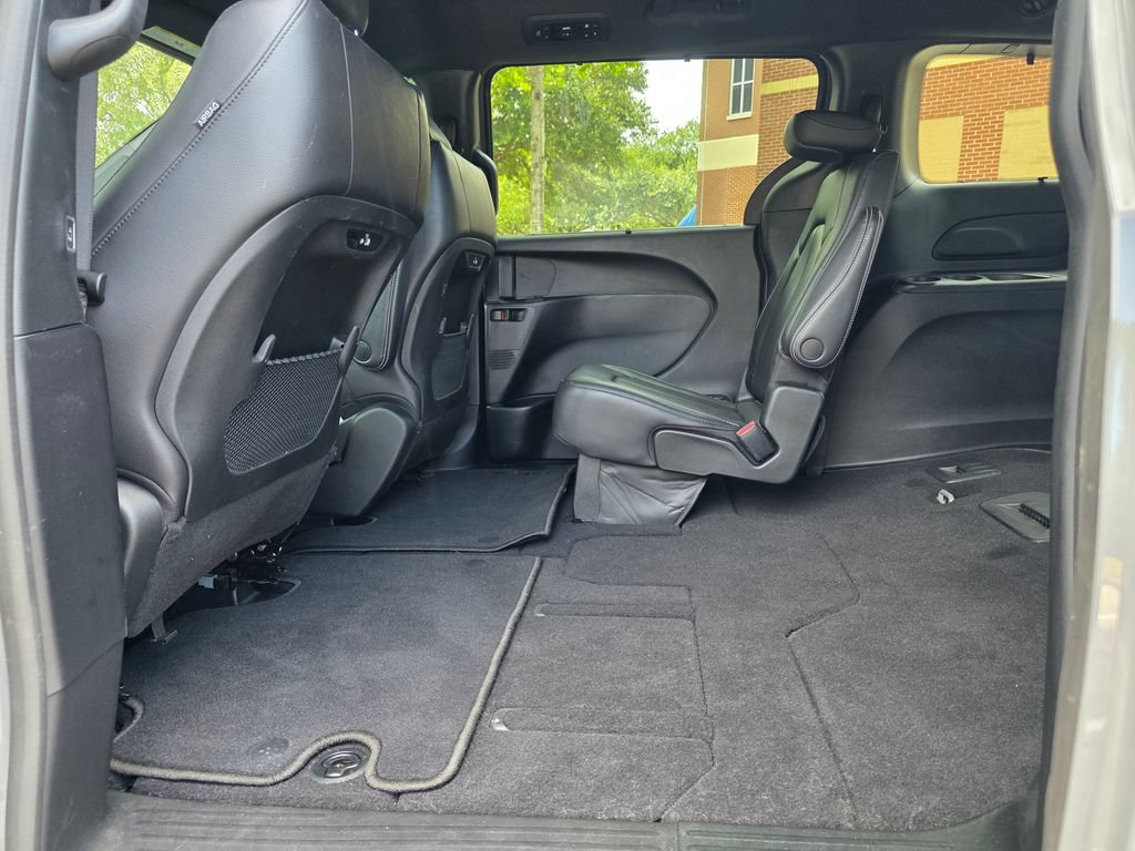 Used 2022 Chrysler Pacifica Touring-L w/ S Appearance Package FWD image 28