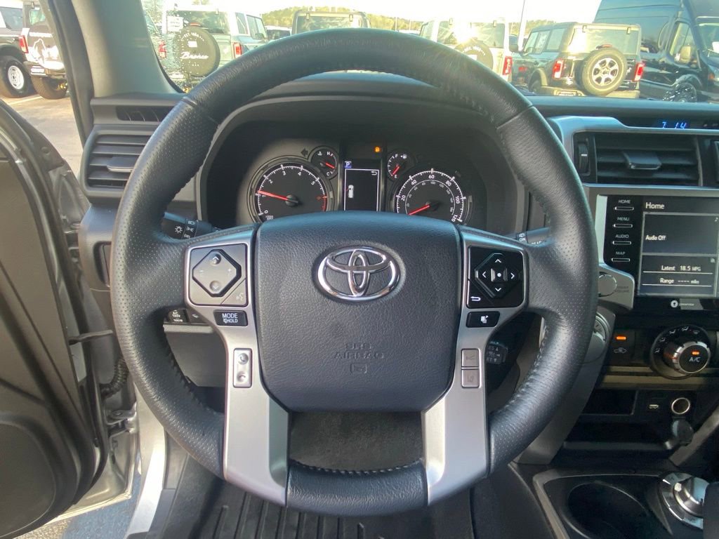 Used 2022 Toyota 4Runner SR5 Premium w/ Moonroof Package AWD/4WD image 13