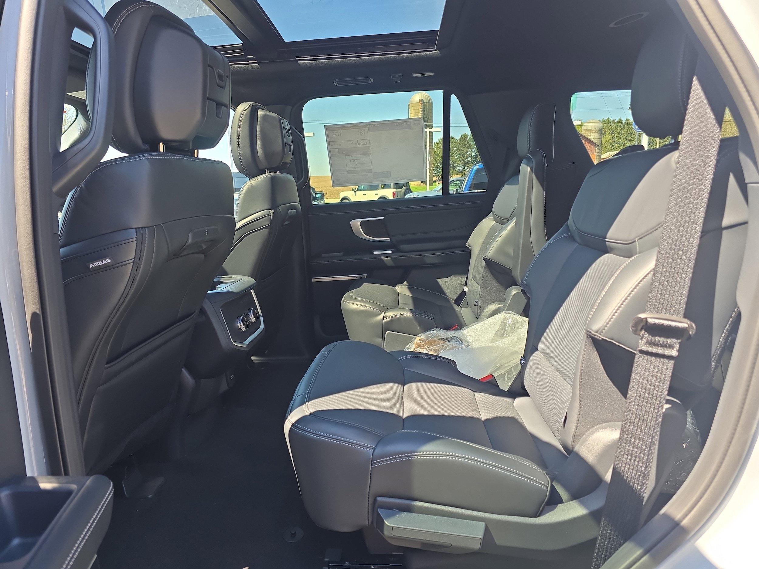 New 2026 Ford Expedition Platinum w/ Stealth Appearance Package AWD/4WD image 16