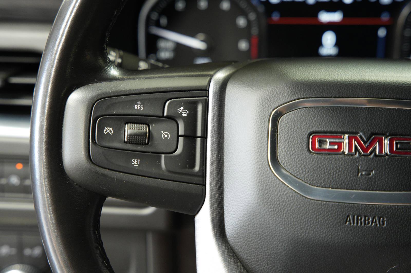 Used 2021 GMC Yukon SLT image 33