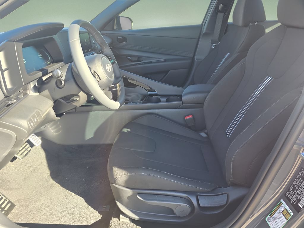 New 2026 Hyundai Elantra SEL Sport Premium FWD image 11