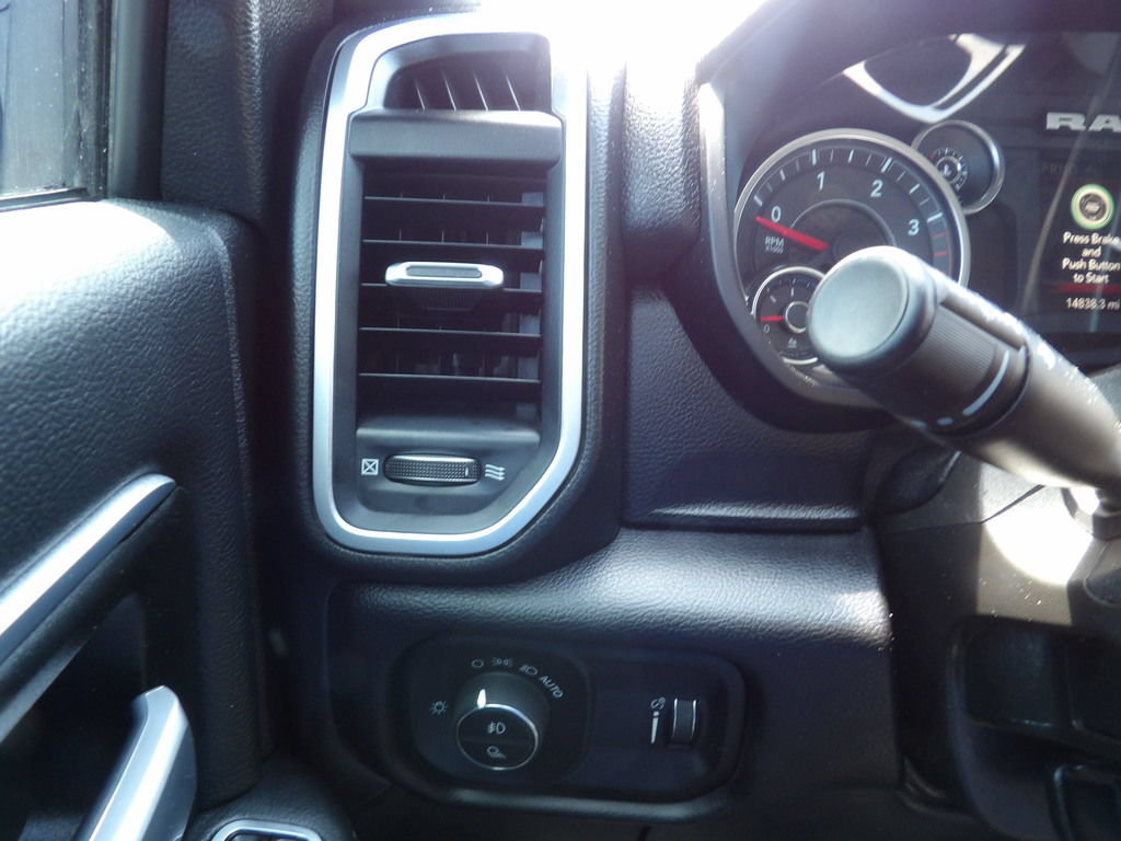 Used 2024 RAM 2500 Big Horn w/ Off Road Package AWD/4WD image 19