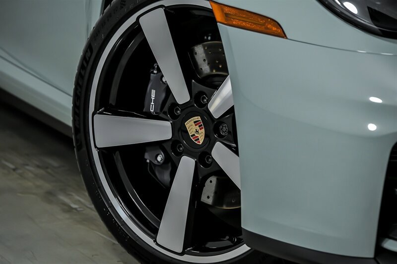 Used 2026 Porsche 911 Carrera RWD image 4