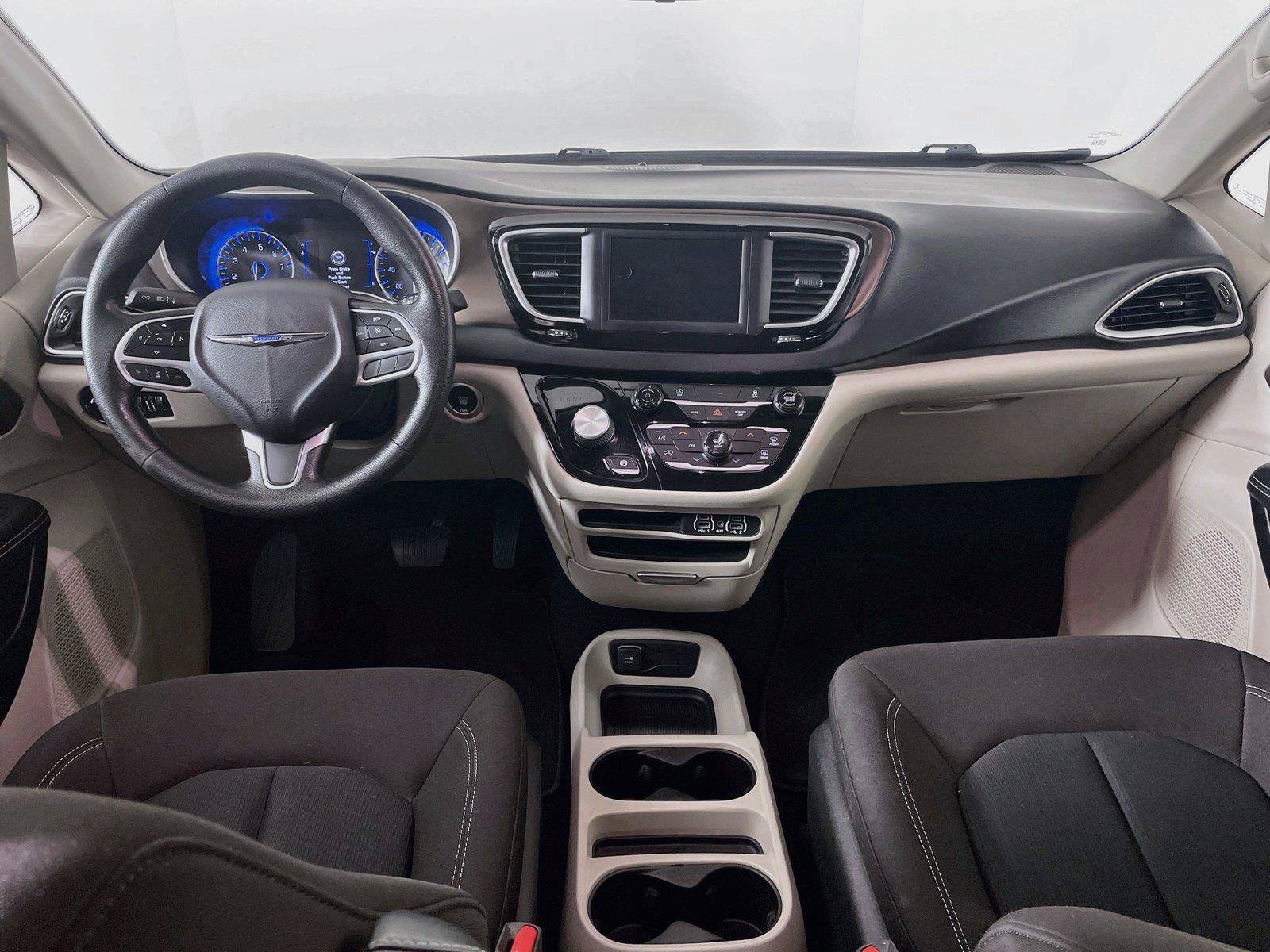 Used 2021 Chrysler Voyager LX FWD image 29