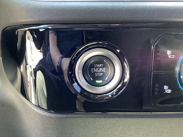 Used 2022 GMC Sierra 1500 Elevation w/ LPO, Elevation Black Package AWD/4WD image 17