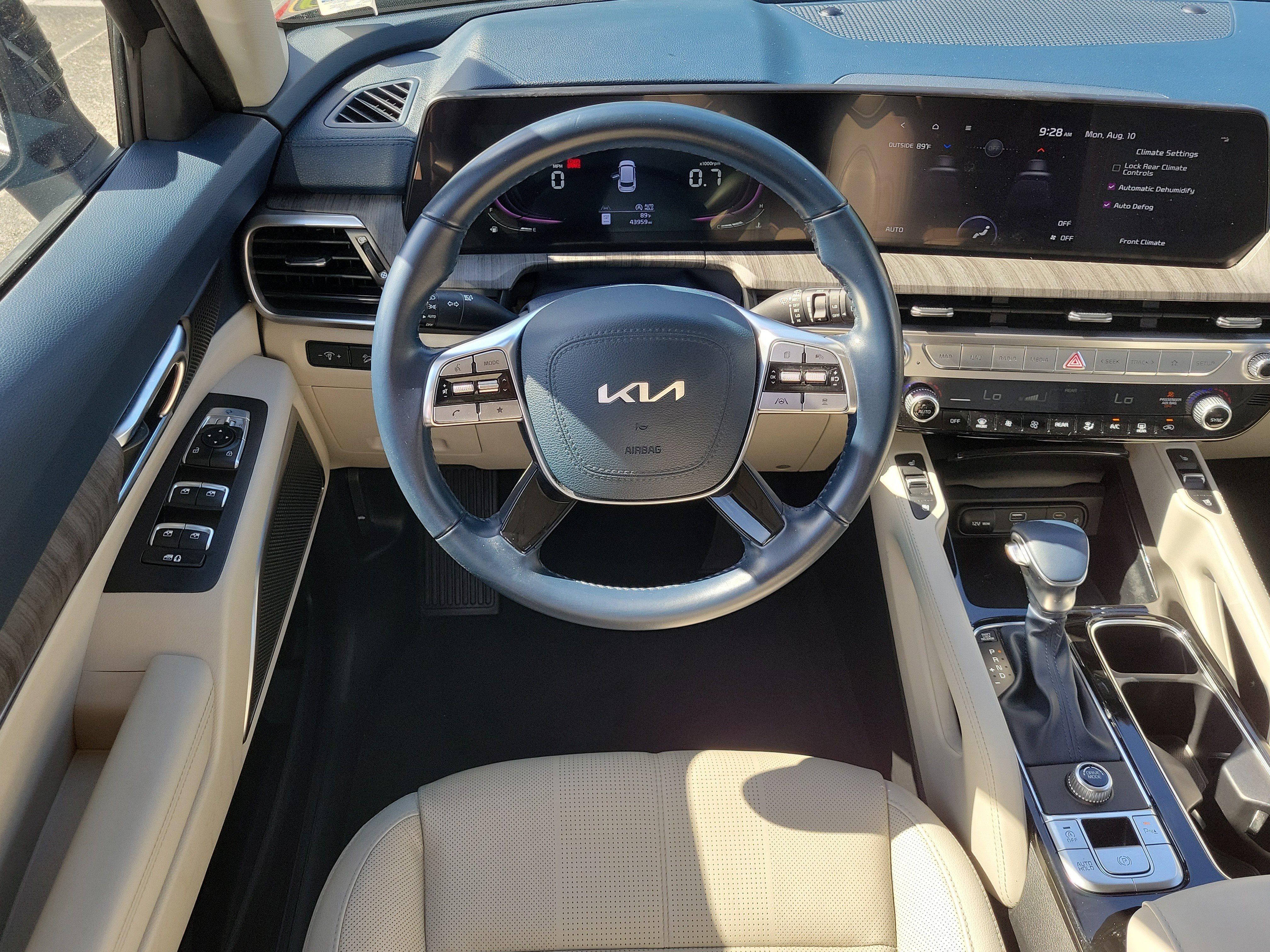 Used 2024 Kia Telluride EX w/ EX Captain's Chair Package FWD image 17