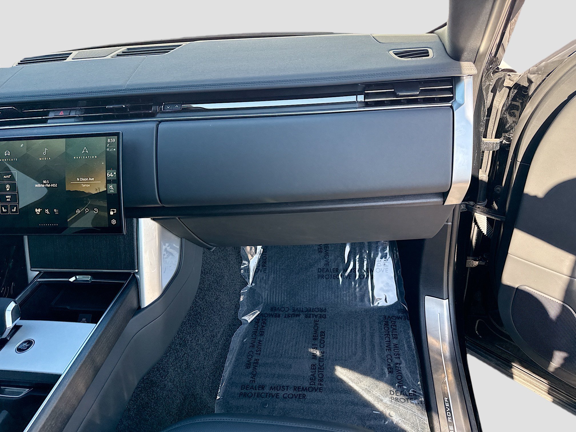 Used 2025 Land Rover Range Rover SE AWD/4WD image 18