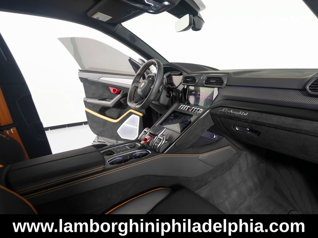 Used 2024 Lamborghini Urus Performante AWD/4WD image 32