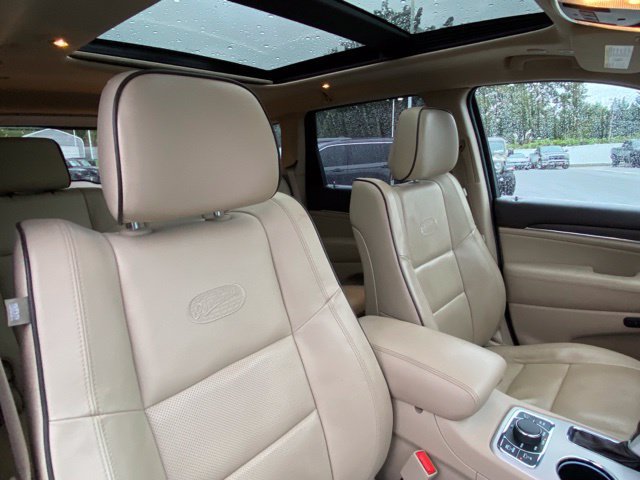 Used 2019 Jeep Grand Cherokee Overland AWD/4WD image 23