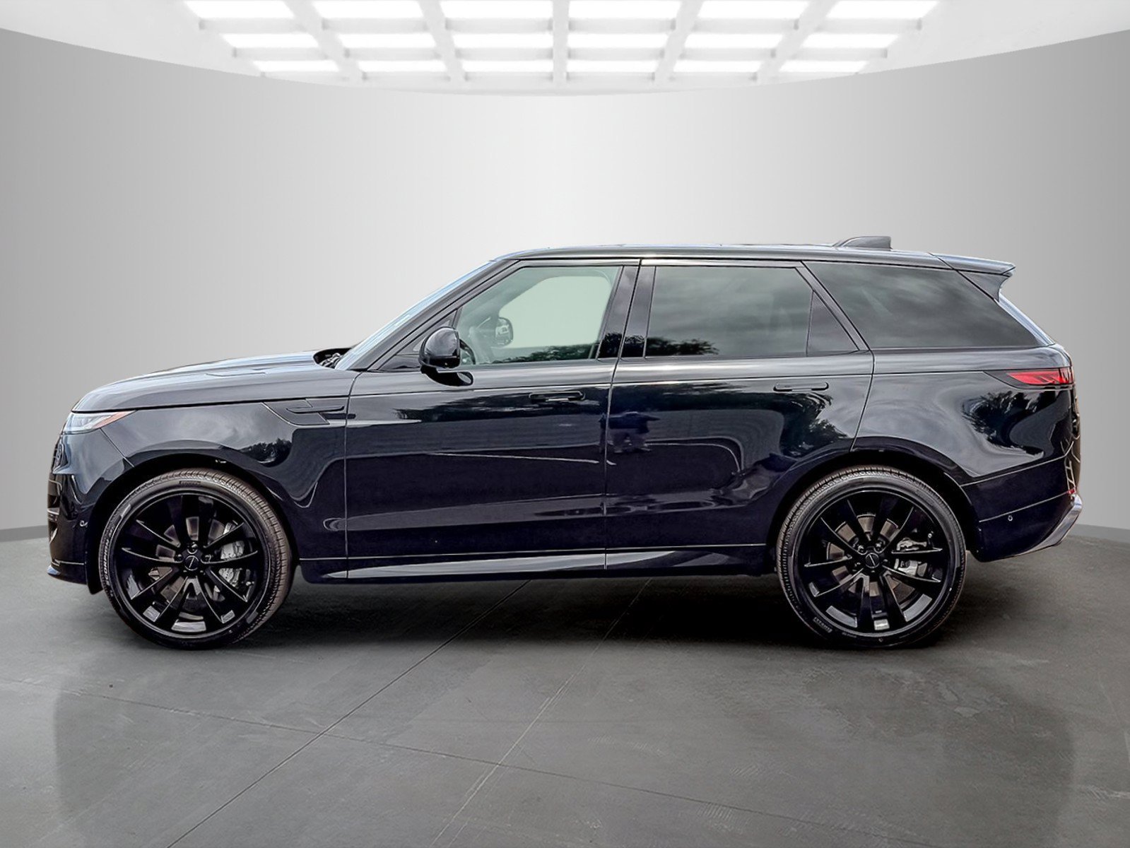 New 2026 Land Rover Range Rover Sport Dynamic SE AWD/4WD image 3