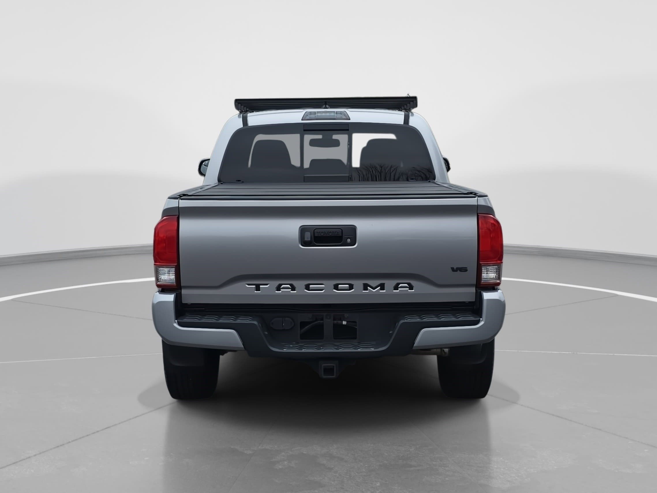 Used 2017 Toyota Tacoma TRD Sport image 6