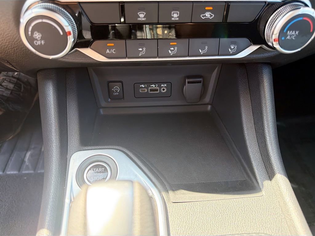 Used 2025 Nissan Sentra SV image 27