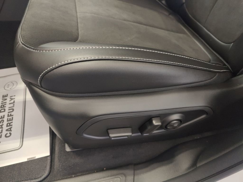 New 2025 Jeep Grand Cherokee Altitude image 29