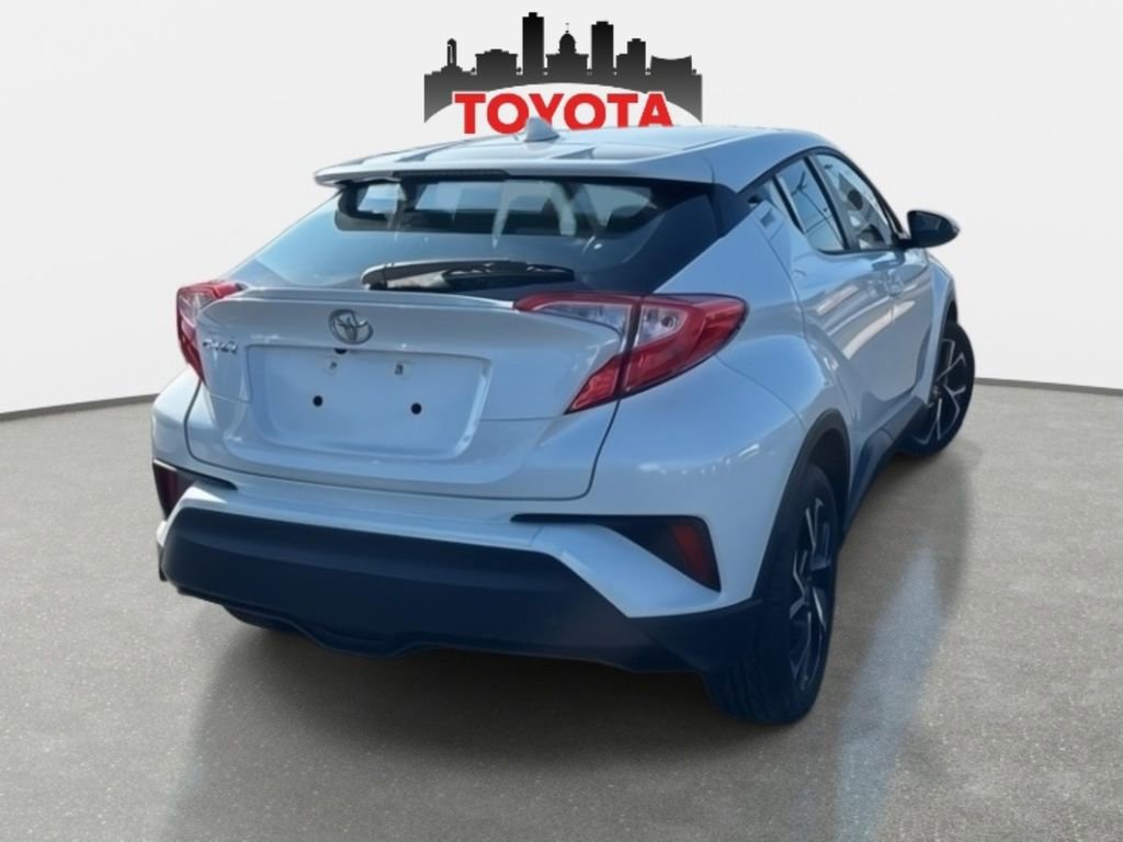 Used 2020 Toyota C-HR XLE image 6