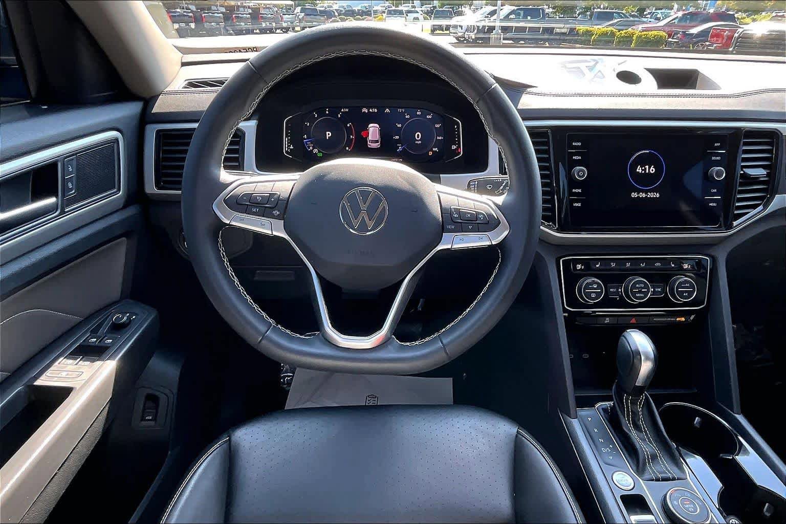 Used 2023 Volkswagen Atlas SE w/ Panoramic Sunroof Package AWD/4WD image 5