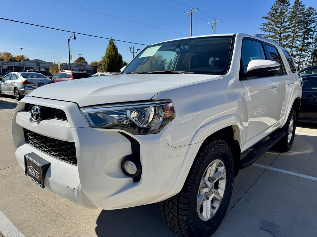 Used 2017 Toyota 4Runner SR5 Premium image 4