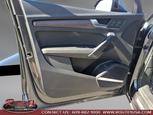 Used 2021 Audi Q5 e Premium Plus w/ Premium Plus Package AWD/4WD image 27