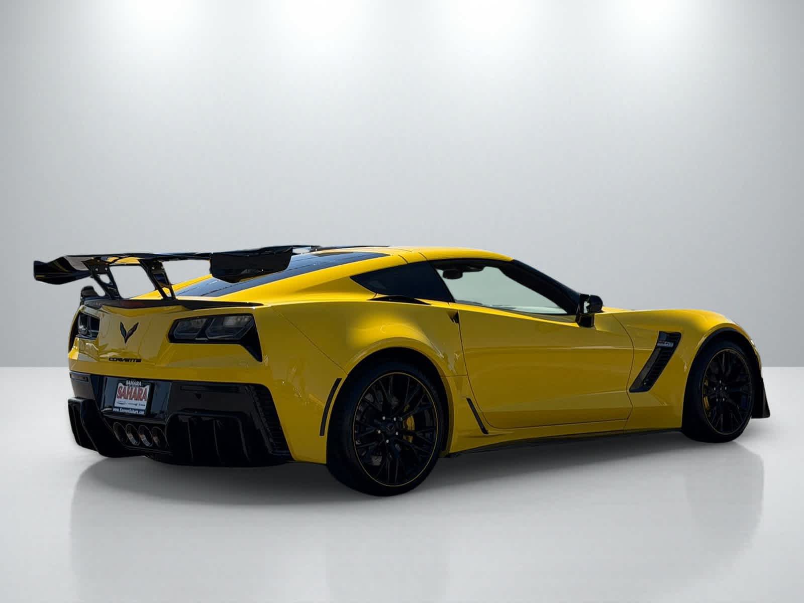 Used 2018 Chevrolet Corvette Z06 RWD image 7