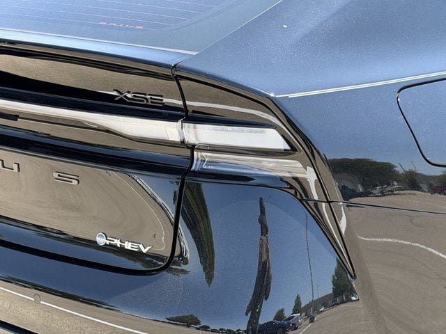 Certified 2026 Toyota Prius Plug-In Hybrid FWD image 7