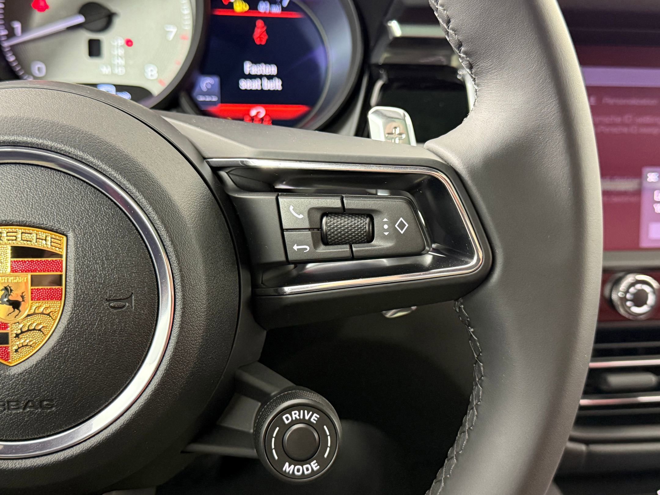 Certified 2026 Porsche Macan S AWD/4WD image 21