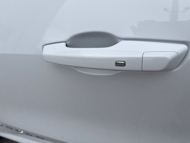 New 2027 Chevrolet Traverse LT FWD image 16