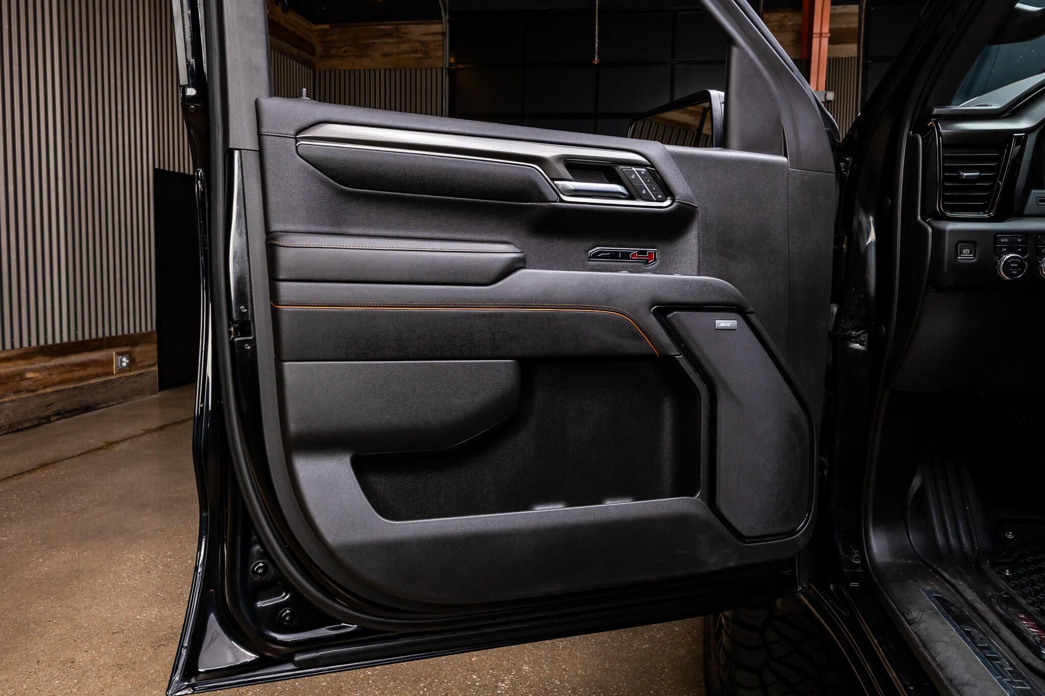 Used 2023 GMC Sierra 1500 AT4 w/ AT4 Premium Package AWD/4WD image 32