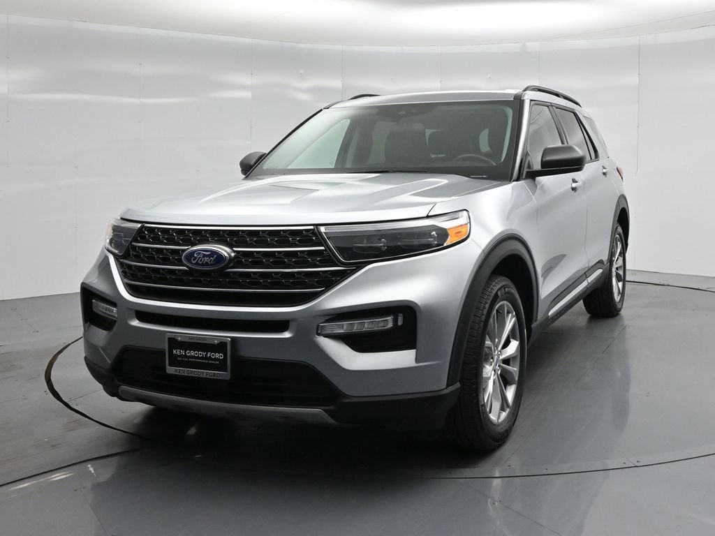 Used 2023 Ford Explorer XLT w/ Equipment Group 202A AWD/4WD image 55