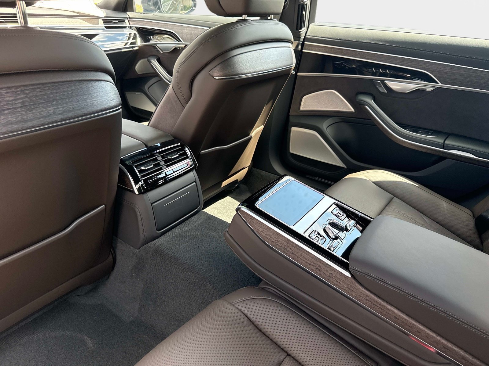 New 2027 Audi A8 L 3.0T AWD/4WD image 13