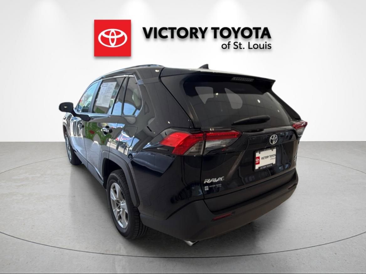Used 2025 Toyota RAV4 XLE AWD/4WD image 5