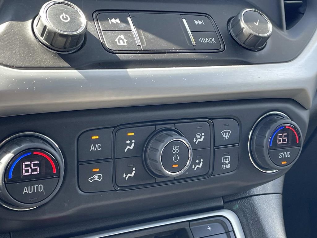 Used 2022 GMC Acadia SLT image 19