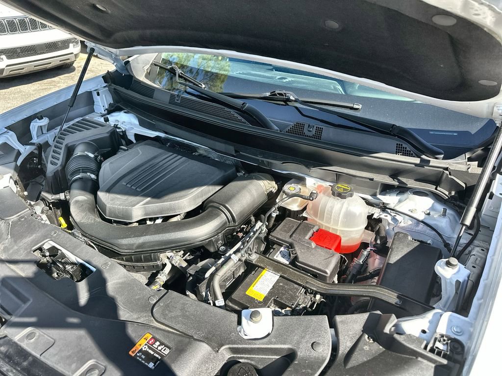 Used 2025 GMC Acadia Elevation image 29