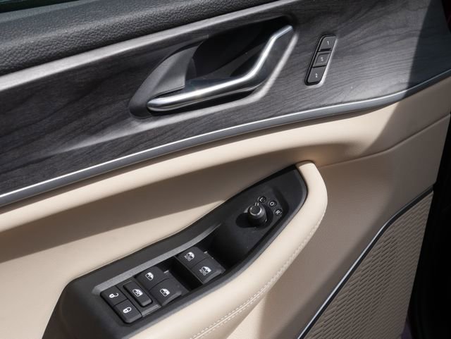 Used 2025 Jeep Grand Cherokee Limited w/ Luxury Tech Group II AWD/4WD image 15