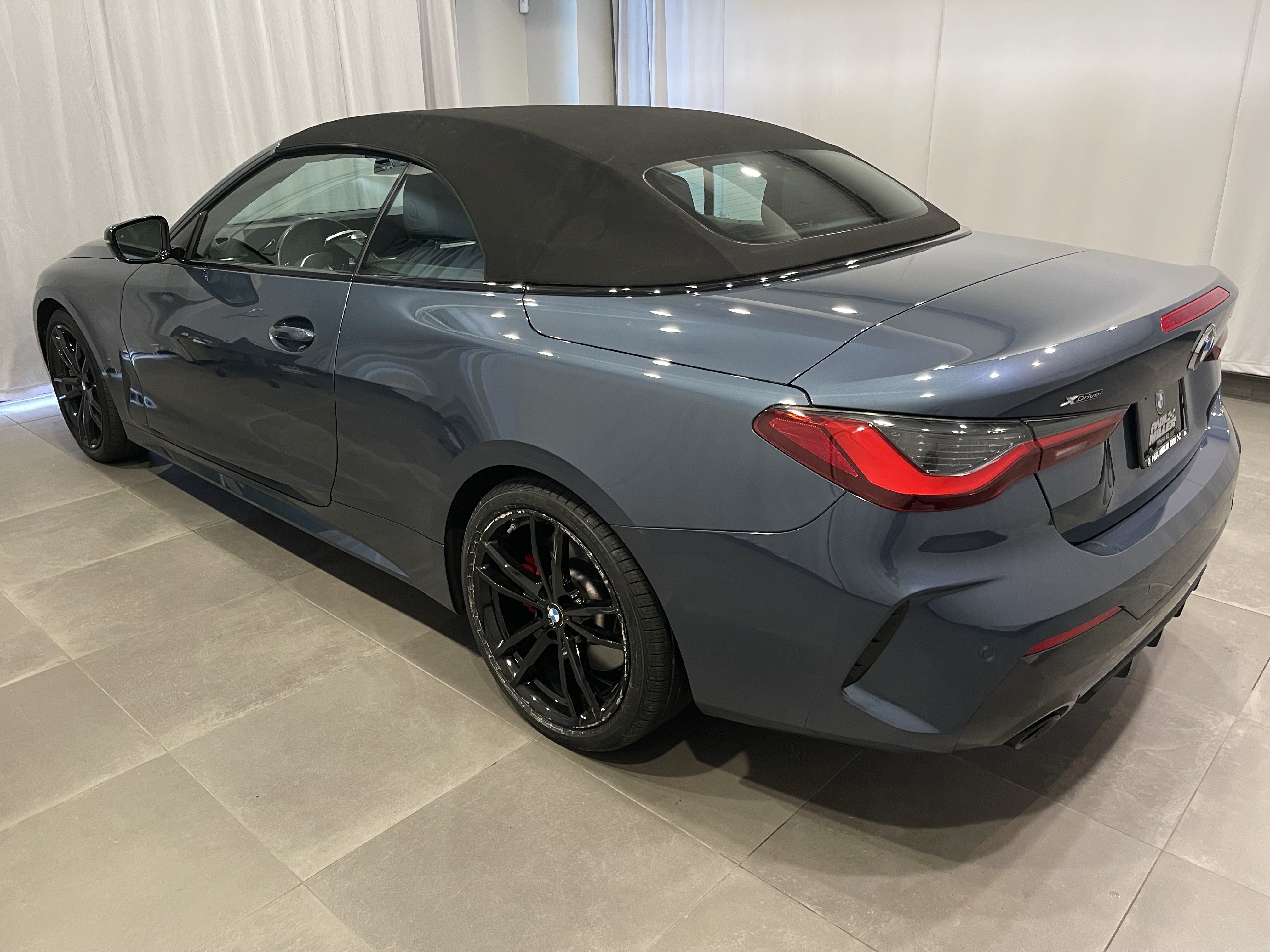 Certified 2024 BMW 430i xDrive Convertible w/ M Sport Package AWD/4WD image 4